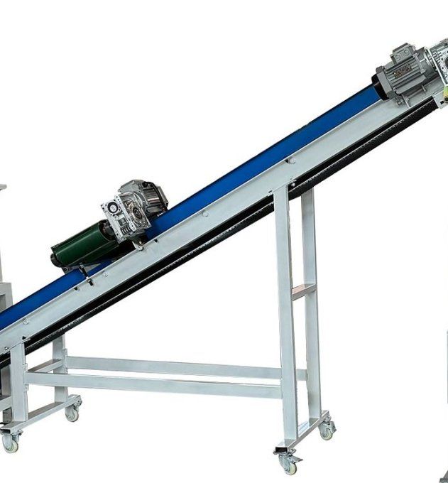 Convoyeur à bande avec magnétique SOCO-CBM