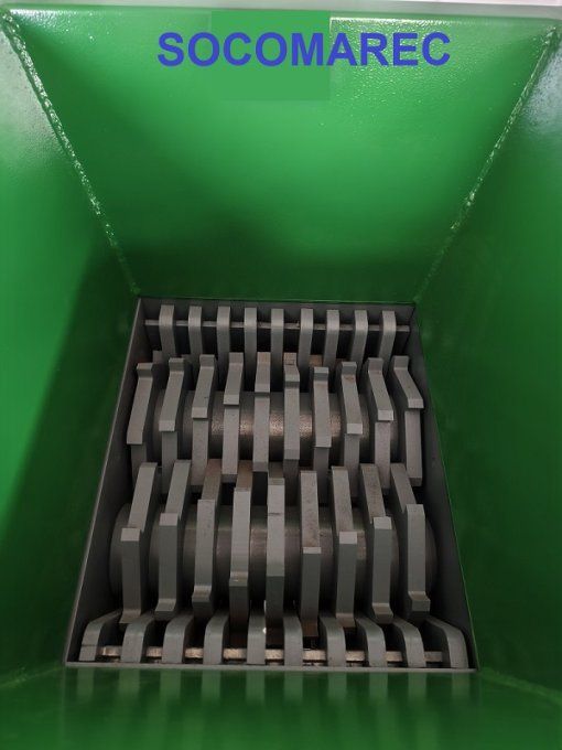 Pré-broyeur SOCO-EB300 et son convoyeur